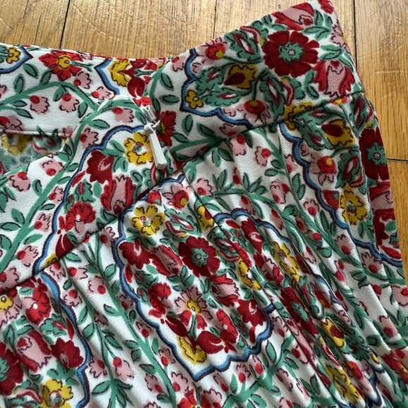 Boden Women's 20 Mini Floral Pleated Playful Flirty Skirt in Multi Vine Terrace - Picture 5 of 11